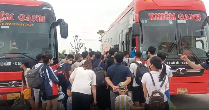 Toàn bộ hành khách trên xe đã được bố trí chuyển sang xe khác