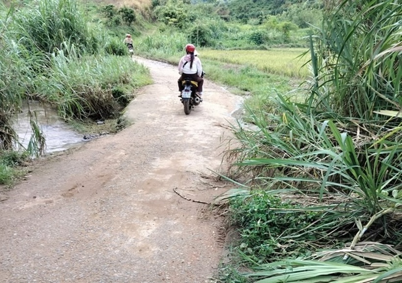 Nơi chị H.L. và con gái bị rơi xuống suối. (Ảnh: Tiền phong)