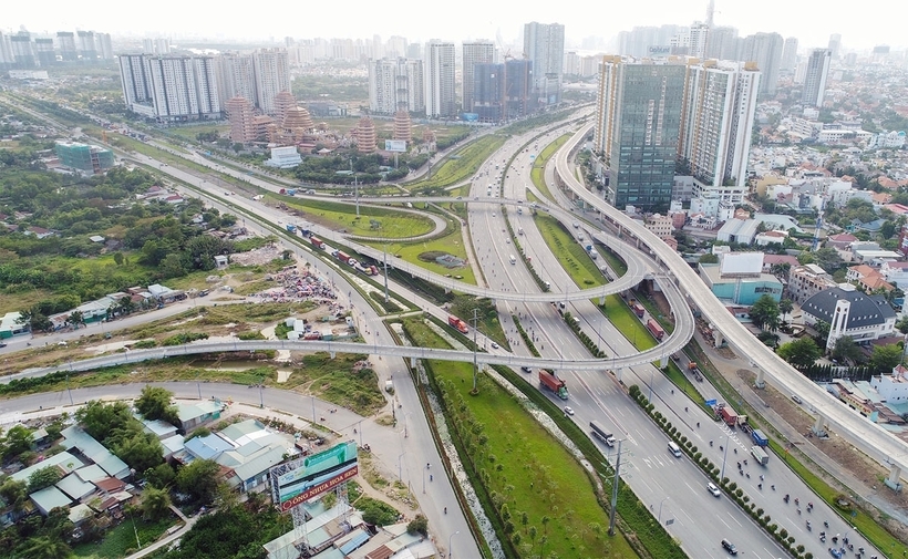 Thủ tướng Chính phủ yêu cầu phát huy tinh thần trách nhiệm cao nhất, huy động cả hệ thống chính trị để đẩy nhanh tiến độ và hoàn thành công tác GPMB các trọng điểm. Ảnh minh hoạ