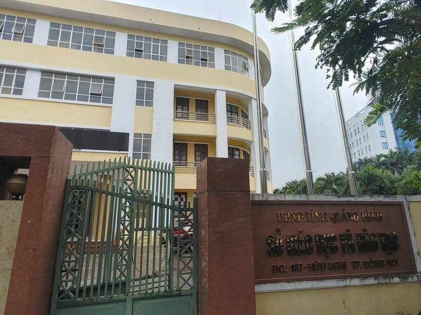 Sở GD&ĐT tỉnh Quảng Bình “im lặng” trước dấu hiệu đội giá gói thầu. Ảnh: Thuận Nguyễn.