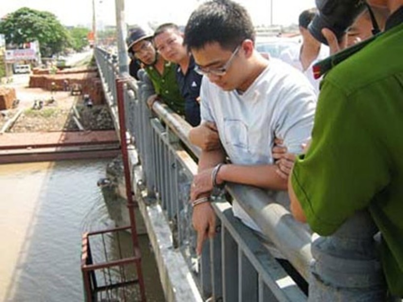 Nghĩa chỉ nơi ném một phần thi thể cô gái phi tang. Ảnh: An ninh thủ đô.