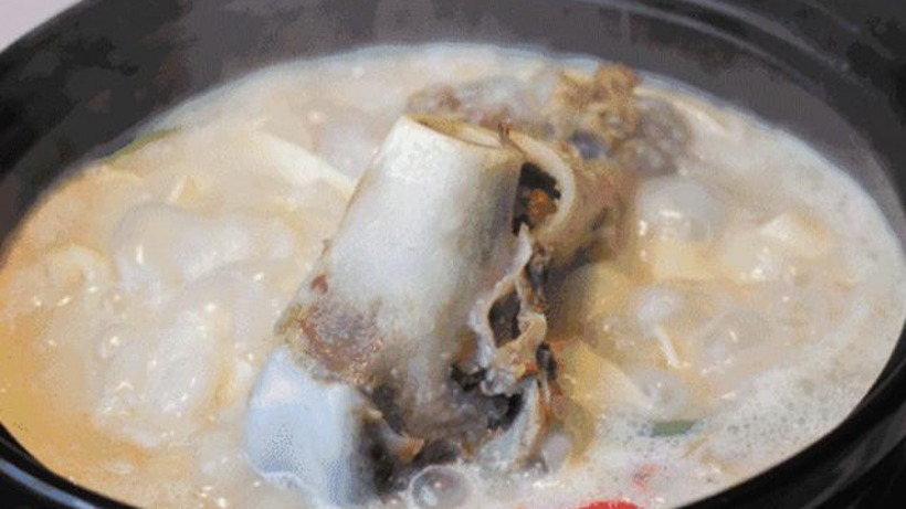 Bọt khí&nbsp;là hàm lượng protein trong xương tiết ra. Chính vì vậy, nó không hoàn toàn là chất bẩn.