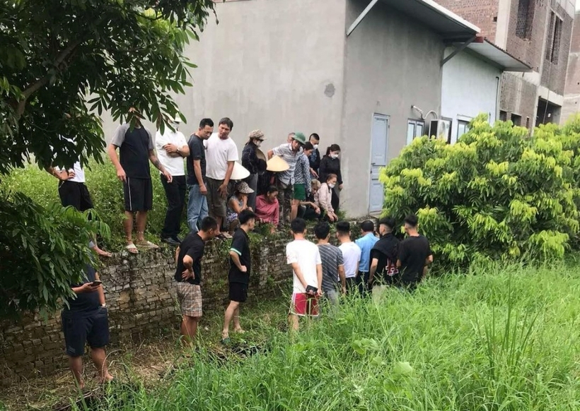 Khu vực người dân phát hiện thi thể nam thanh niên. Ảnh: Báo Giao Thông