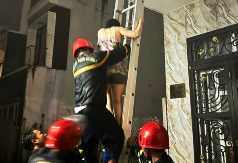 Lực lượng cứu hộ nhanh chóng tiếp cận, giải cứu thành công các nạn nhân. Ảnh: Báo Kinh tế và Đô thị.