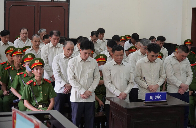 Các bị cáo tại phiên tòa. Ảnh: Vietnamnet.