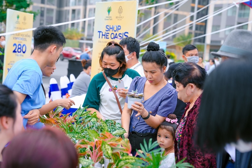 Đổi rác lấy cây, tái chế rác thải là các hoạt động sống xanh được cư dân hưởng ứng nhiệt tình