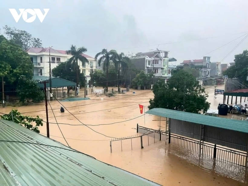 Ngoài ra còn có khoảng 500 ha hoa màu, cây ăn quả, cây lâm nghiệp ngập úng, bật gốc, gãy đổ; nhà của 2 hộ tại xã Biên Sơn có nguy cơ đổ đã được hỗ trợ di chuyển đến nơi an toàn.