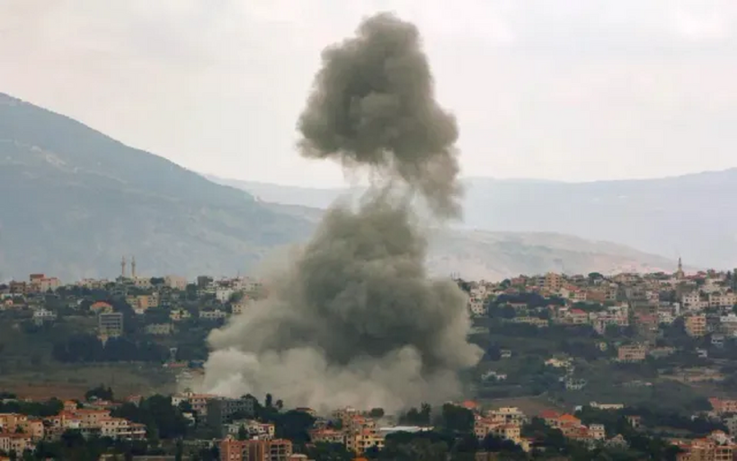 Khói bốc lên sau một vụ tấn công nhằm vào Lebanon. Ảnh: Getty