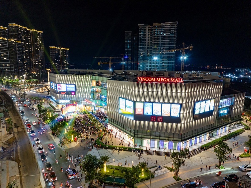 TTTM Vincom Mega Mall thiết kế theo chủ đề “Park-in-Mall” đã trở thành điểm đến mua sắm, vui chơi giải trí, thưởng thức nghệ thuật hàng đầu khu Đông TP HCM