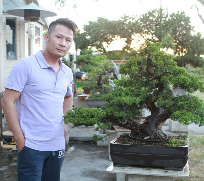 Vườn bonsai trong biệt thụ của Bằng Kiều rộng vài trăm mét vuông với rất nhiều cây đẹp mắt.