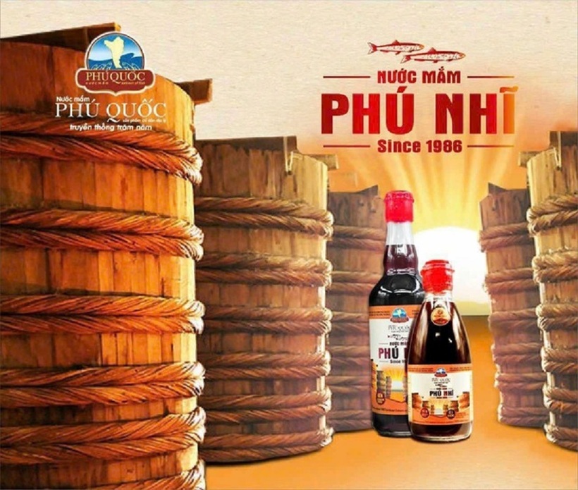 Nước mắm Phú Nhĩ được chế biến hoàn toàn theo phương pháp nhà thùng truyền thống.