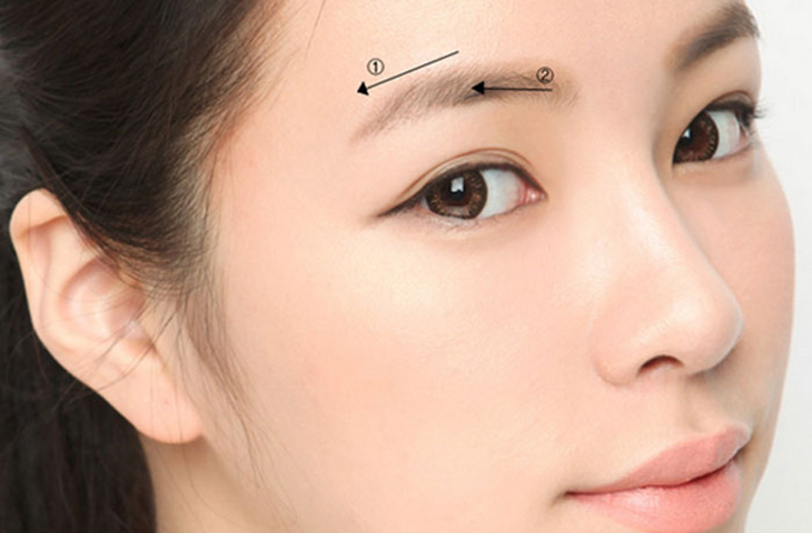Nâng cung mày giúp gương mặt trẻ trung hơn. Ảnh minh họa