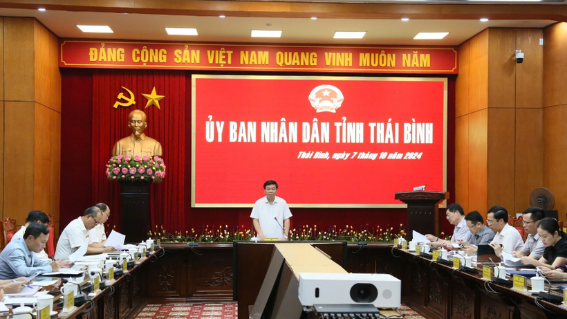 Phó Chủ tịch thường trực UBND tỉnh Thái Bình Nguyễn Quang Hưng, Trưởng ban Chỉ đạo thu ngân sách nhà nước tỉnh phát biểu chỉ đạo cuộc họp. Ảnh: Cổng Thông tin Điện tử Thái Bình