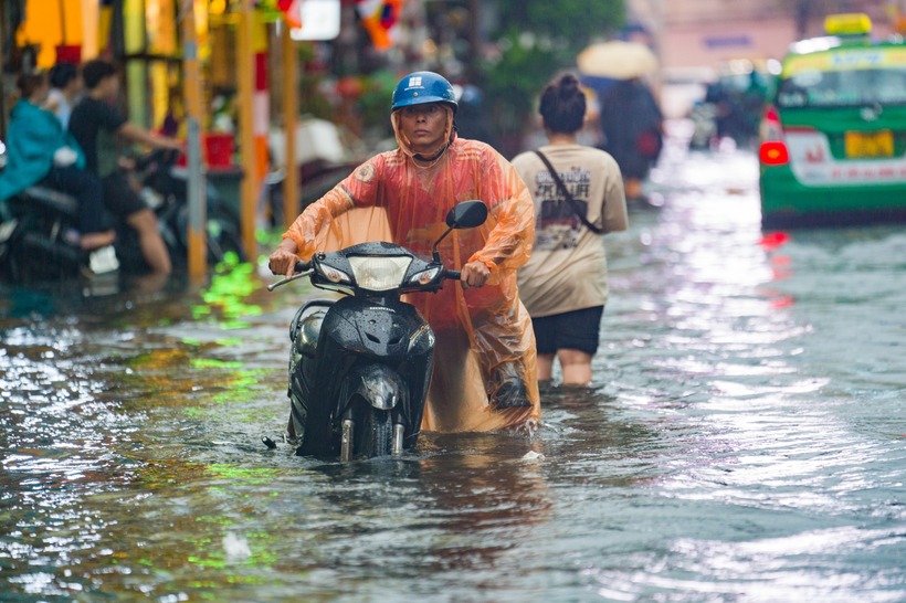 Thời tiết hôm nay ngày 9/10: TP.HCM mưa rất to. Ảnh minh họa