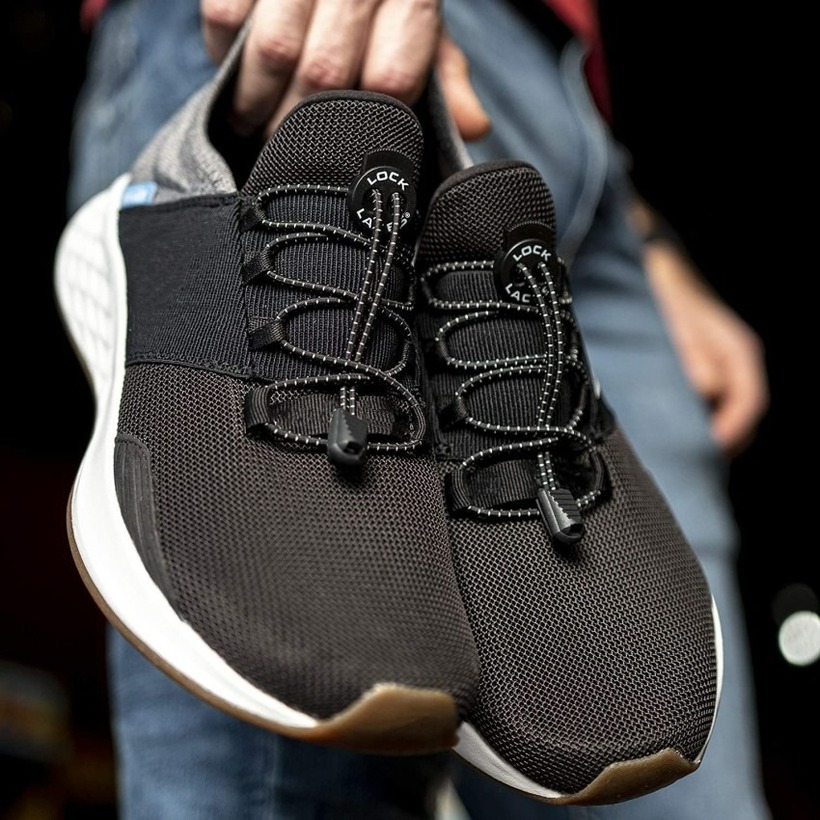 Nếu bạn muốn phương pháp thắt dây giày chắc chắn và tiện lợi hơn nữa, bạn có thể thử sử dụng dây giày co giãn đi kèm khóa.