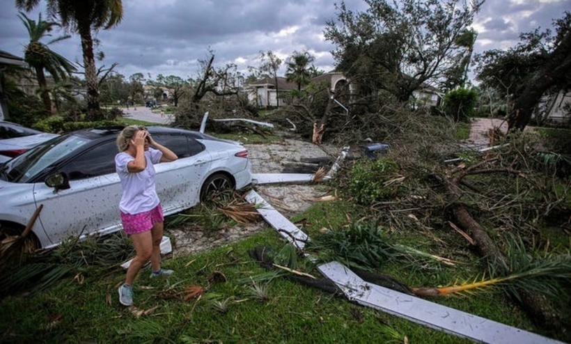 Mặc dù bão Milton đã suy yếu và đi ra Đại Tây Dương, các quan chức Florida kêu gọi người dân tại những vùng bị ngập lớn vẫn nên ở trong nhà.