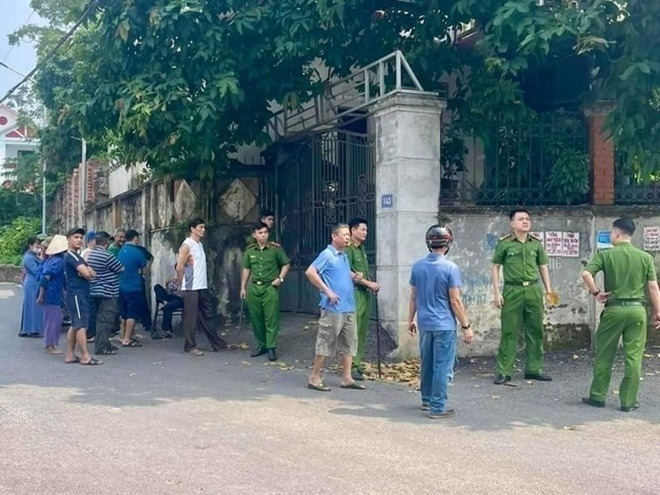 Hiện cơ quan Công an đang phong tỏa, khám nghiệm hiện trường để điều tra làm rõ vụ án. Ảnh: Báo Tiền phong.