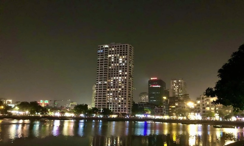 Quang cảnh Khu phố kinh doanh dịch vụ - đi bộ khu vực hồ Ngọc Khánh.