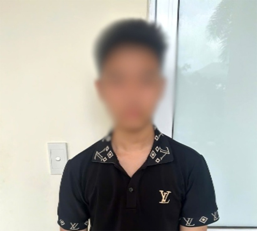 Đối tượng H.T.L lừa đảo chiếm đoạt tài sản bằng hình thức đặt vé máy bay qua mạng. Ảnh: Người Lao Động