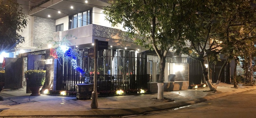 Cơ ngơi "triệu đô" của sao Việt: Biệt thự ngoài đời của "bố Chải" trong "Đi Giữa Trời Rực Rỡ" - 3