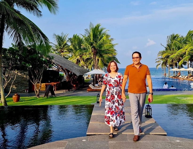 NSƯT Hoàng Hải bên bà xã.