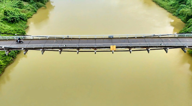 Cầu treo Bình Thành được đưa vào khai thác từ năm 2001