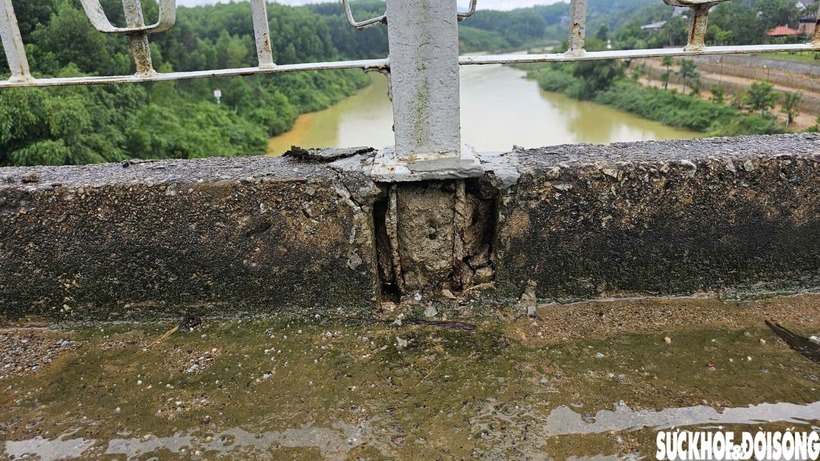 Cầu treo 23 năm tuổi ở Thừa Thiên Huế rệu rã, xuống cấp nghiêm trọng - 10