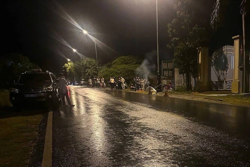 Hiện trường vụ hỗn chiến. Ảnh: Thanh Niên