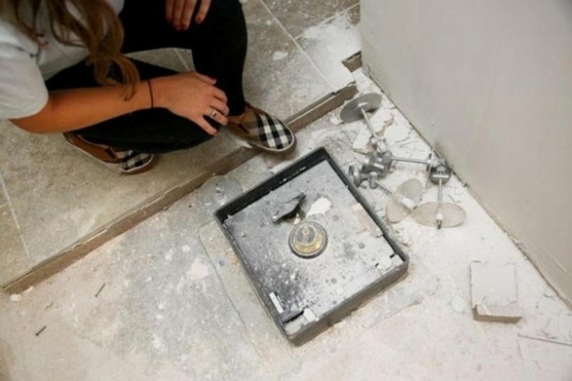 Chiếc két sắt cổ mà cặp vợ chồng phát hiện ra. Ảnh: &nbsp;Internet