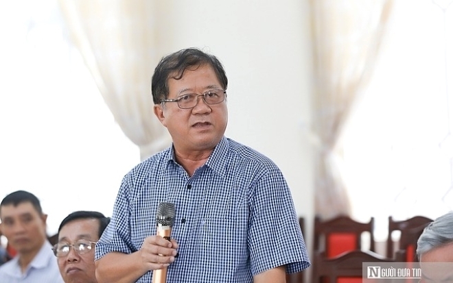 Đại biểu Nguyễn Văn Hiền, Chủ tịch Hội Luật gia huyện Thống Nhất góp ý tại hội nghị.