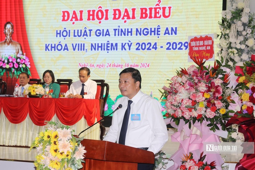 Phó Chủ tịch Thường trực UBND tỉnh Nghệ An phát biểu tại đại hội.