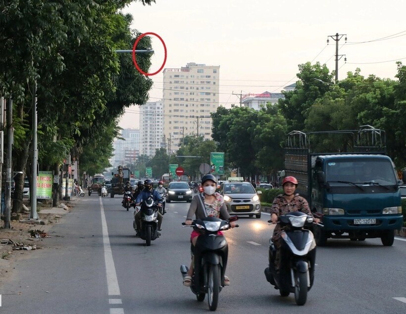 Camera an ninh trên đường Mai Hắc Đế, thành phố Vinh. Ảnh: Dân trí