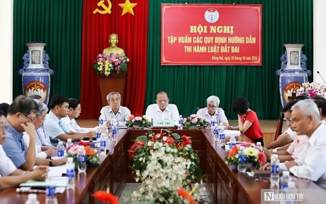 Quang cảnh hội nghị ngày 25/10