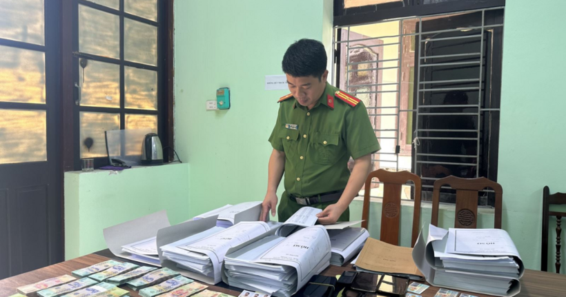 Tang vật vụ án.