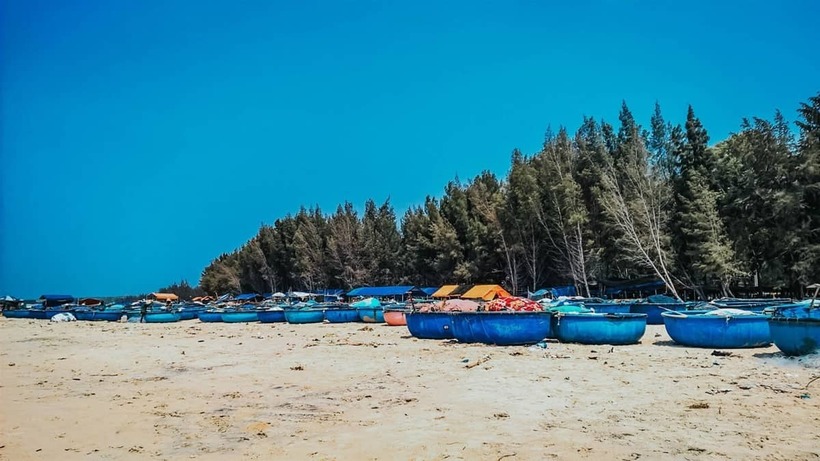 Lagi có đa dạng các loại hình lưu trú từ bình dân đến cao cấp. Ảnh minh họa