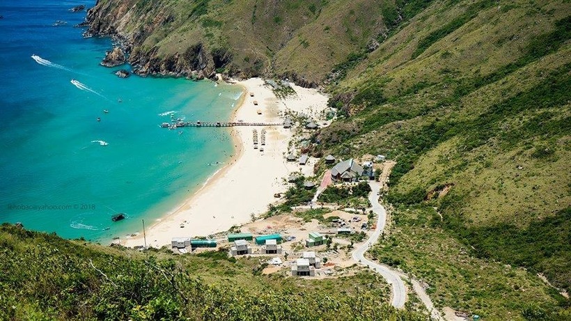 Nằm cách trung tâm thành phố khoảng 25km, Kỳ Co sở hữu bãi cát trắng mịn như kem, nước biển trong xanh như ngọc. Ảnh minh họa