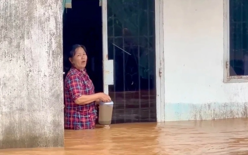 Bên cạnh đó, ngành điện lực cũng đang phối hợp với địa phương tiếp tục kiểm tra, theo dõi tình hình nước ngập tại khu vực trên để có phương án xử lý khi cần.