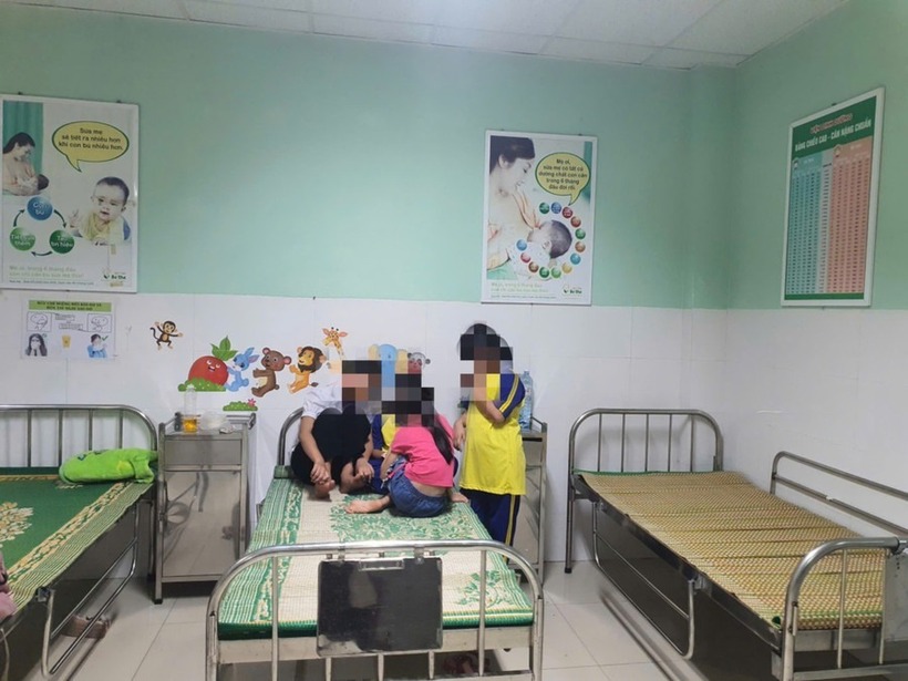 Sở Y tế tỉnh Quảng Nam kết luận, 15 học sinh Trường Tiểu học Nguyễn Ngọc Bình nhập viện không phải do bị ngộ độc thực phẩm. Ảnh: Giáo dục và Thời đại