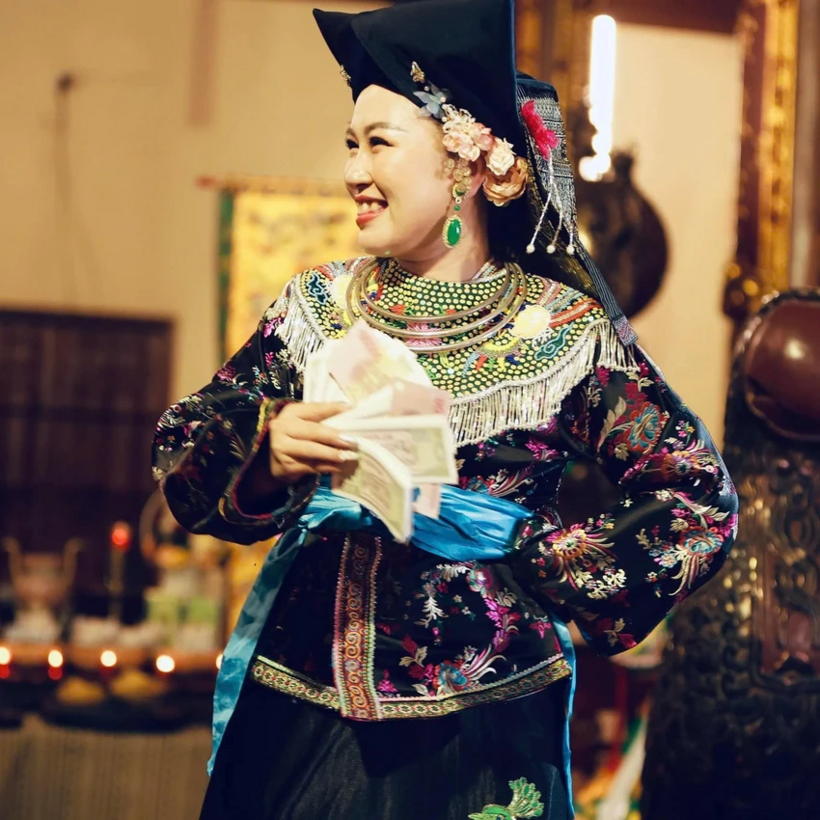 "Cô đồng" Phan Thị Thu Trang khá nổi trên mạng xã hội. Ảnh: Pháp luật TP.HCM