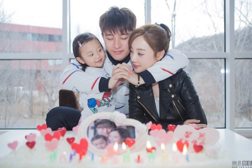 Lý Tiểu Lộ từng có cuộc hôn nhân viên mãn với đồng nghiệp Giả Nãi Lượng.