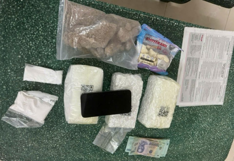 Số ma túy tang vật bị bắt giữ trong một vụ án xảy ra trên địa bàn tỉnh Long An. Ảnh: Lao Động