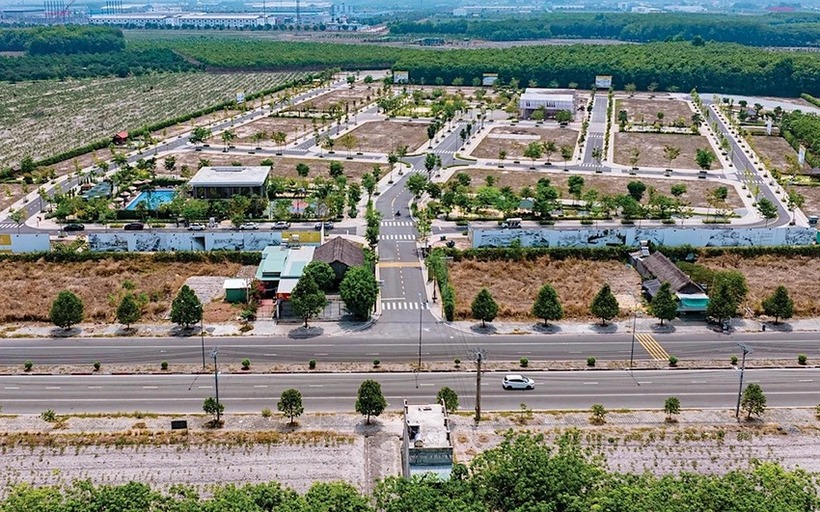 TP.HCM quy định chủ đầu tư dự án trên toàn TP không được phép phân lô bán nền trong dự án cho tổ chức, cá nhân tự xây dựng nhà ở. (Ảnh minh họa: PLO)