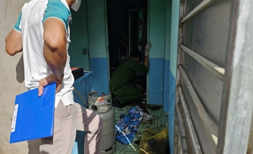 Trên người đôi nam nữ có nhiều vết thương. Đáng nói trên người Nguyễn Hữu Cường có vết thương ở vùng giữa trán, đáy vết thương có mảnh kim loại (đầu đạn) gây chấn thương sọ não…