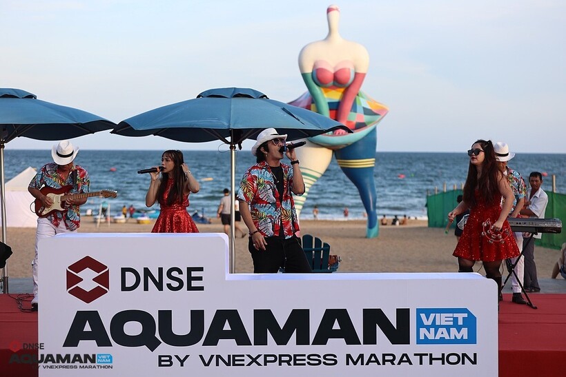 Sân khấu âm nhạc ngoài trời sôi động tại DNSE Aquaman Vietnam