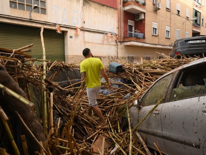 Mưa 8 tiếng bằng cả một năm, Tây Ban Nha hứng cơn đại hồng thủy kinh hoàng ngoài sức tưởng tượng - 4