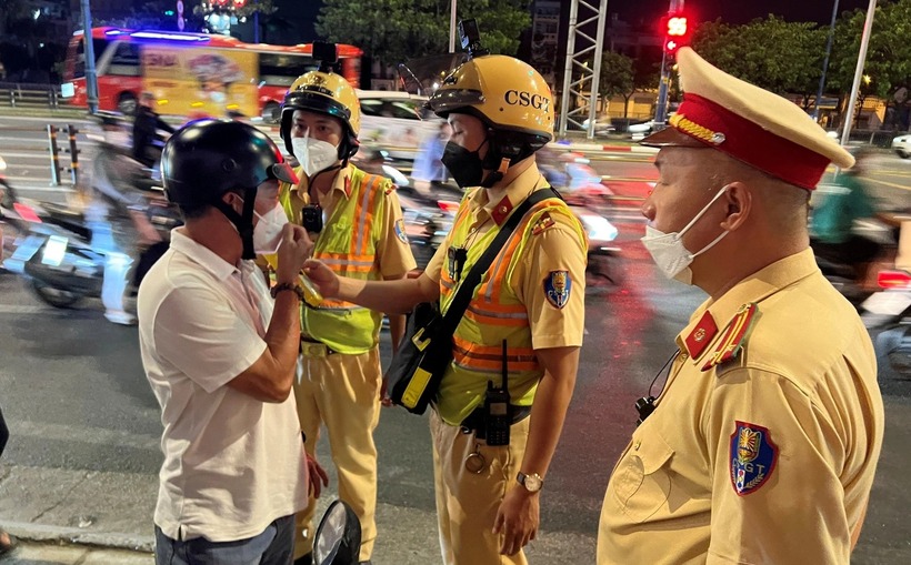 Công an xã không có thẩm quyền kiểm tra nồng độ cồn trong máu của những người tham gia giao thông. Ảnh minh họa