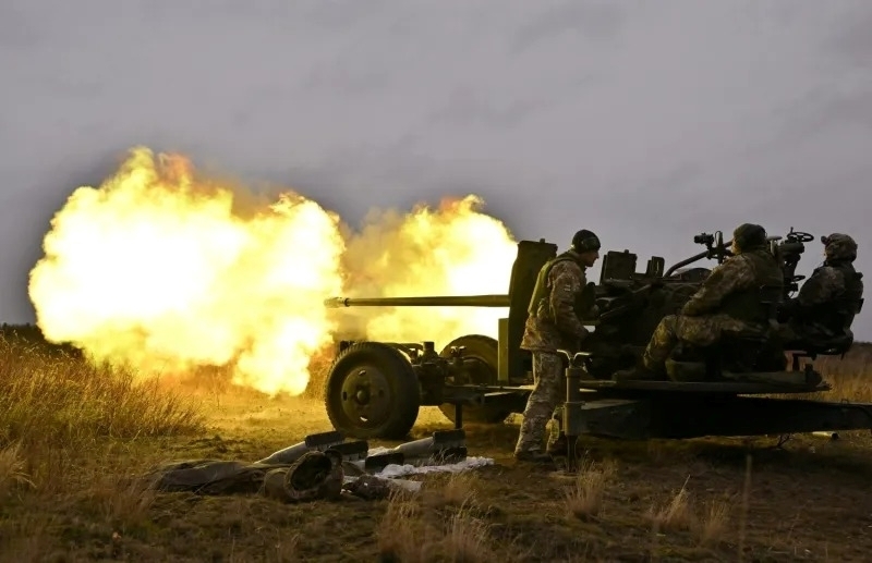 Lửa chiến thiêu đốt mọi mặt trận ở Ukraine. Ảnh: Getty Images