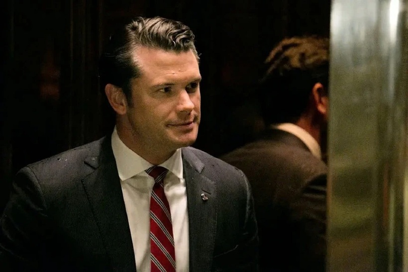 Pete Hegseth tại Trump Tower ở New York năm 2016.  Ảnh: New York Times.