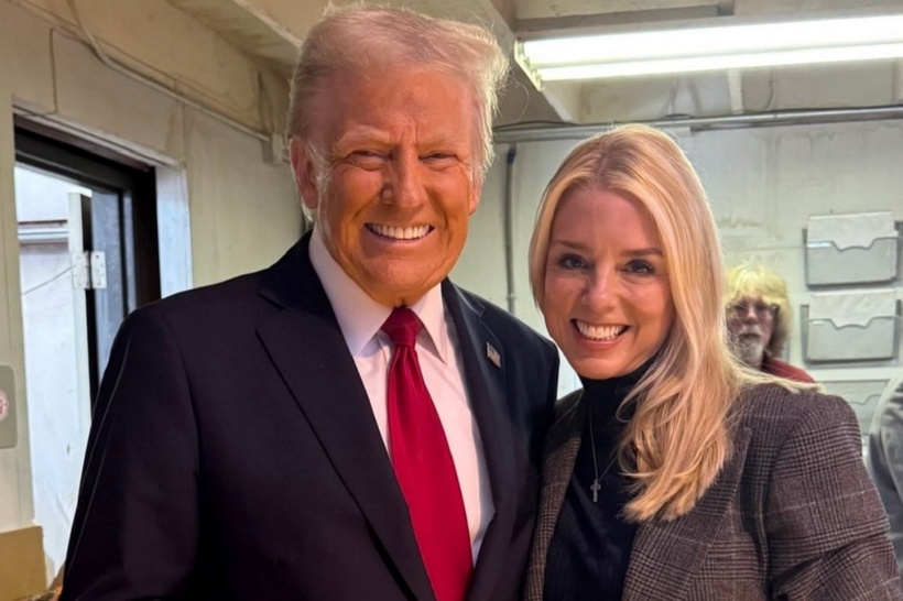 Tổng thống đắc cử Donald Trump và bà Pam Bondi. Ảnh: Nền tảng X