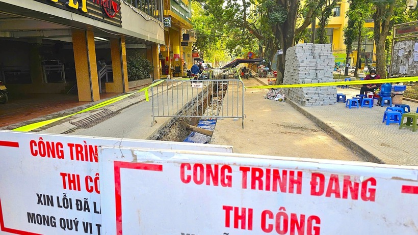 Khu vực phát hiện 354 tiểu sành, hài cốt ở phố Tây Sơn. Ảnh: Báo Giao thông